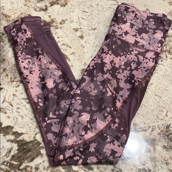 Under Armour : Camo Workout Pants - Picture 2 of 10